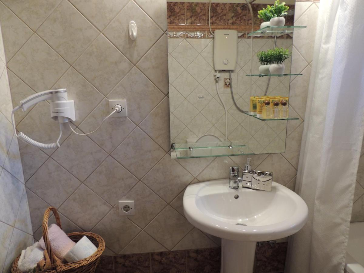 Prespes Lake View Family Apartment Florina Ngoại thất bức ảnh